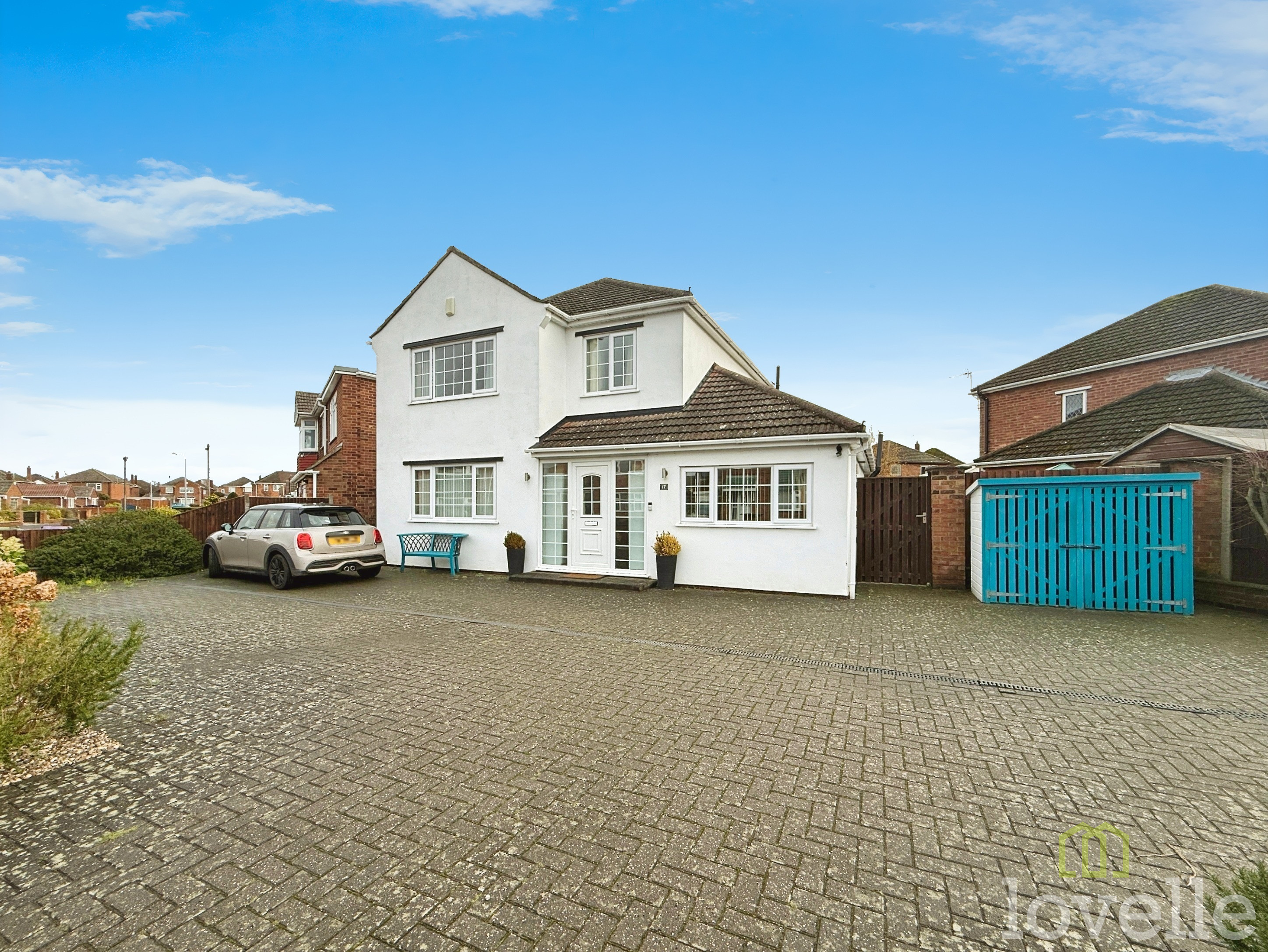 4 bedroom Detached house Under Offer