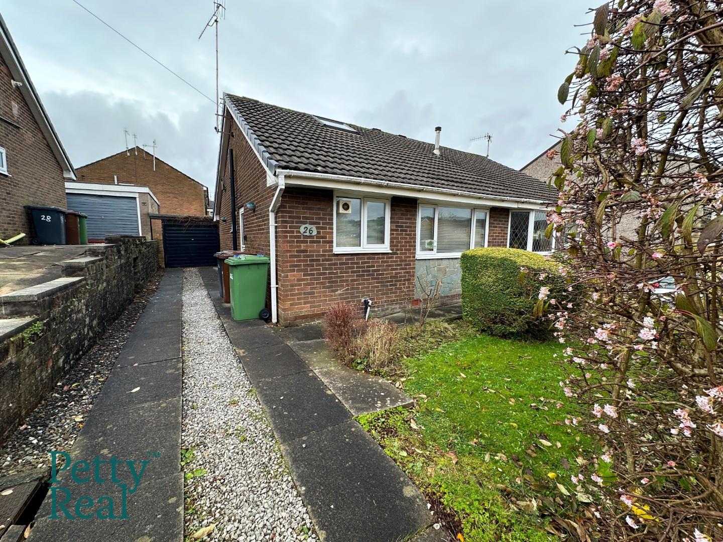 2 bedroom Semi-detached bungalow Under Offer