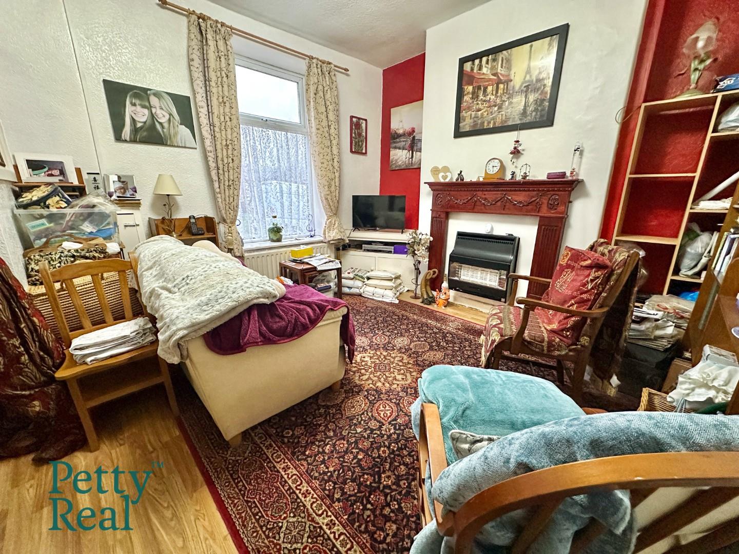 2 bedroom Terraced House Under Offer