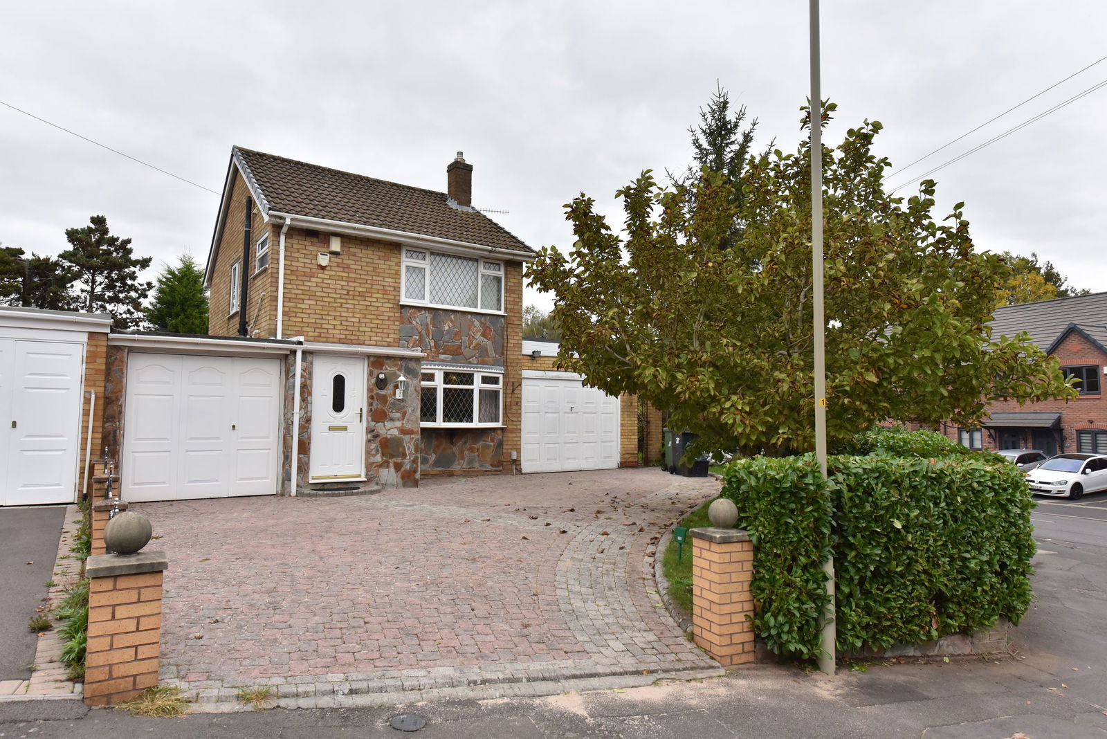 3 bedroom Detached house Under Offer