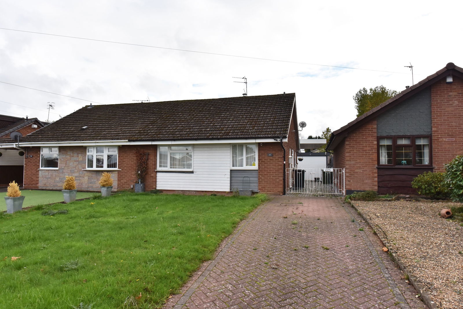 2 bedroom Detached bungalow Under Offer