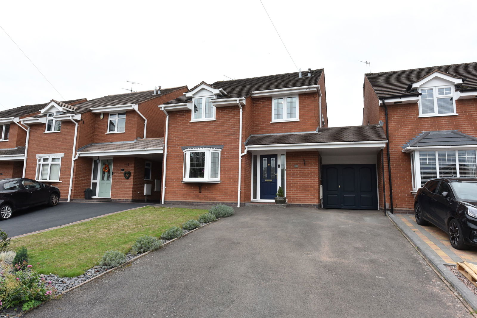 4 bedroom Link detached house Under Offer