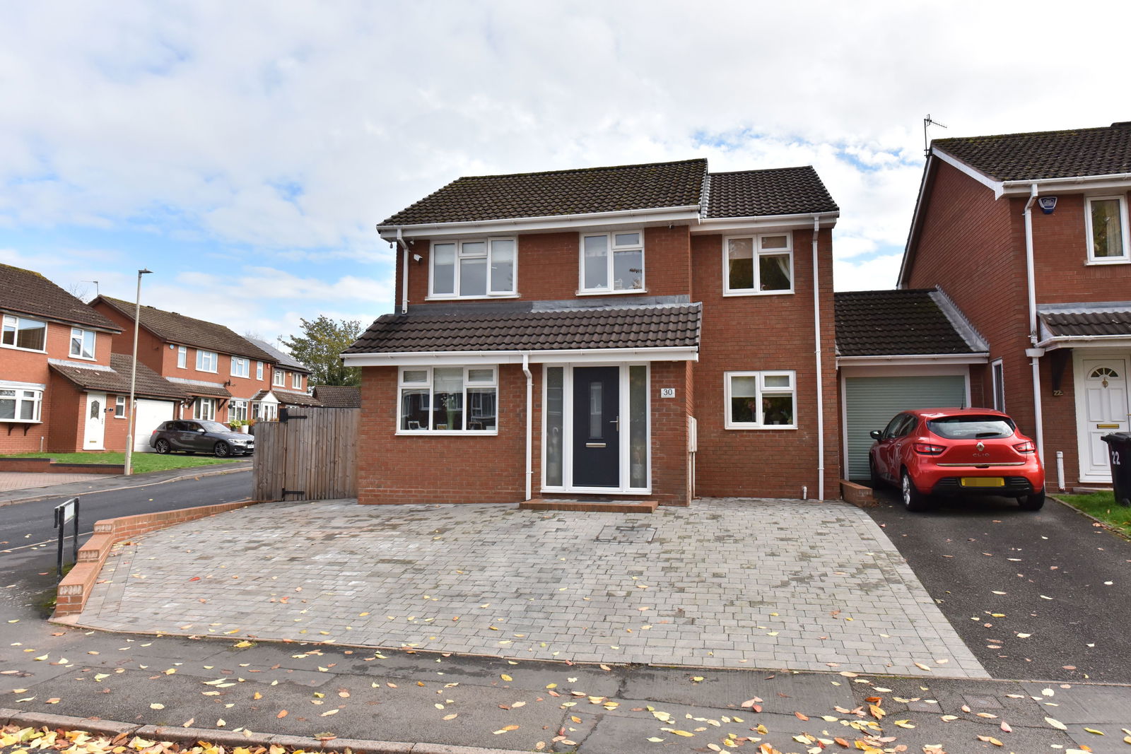 4 bedroom Link detached house Under Offer