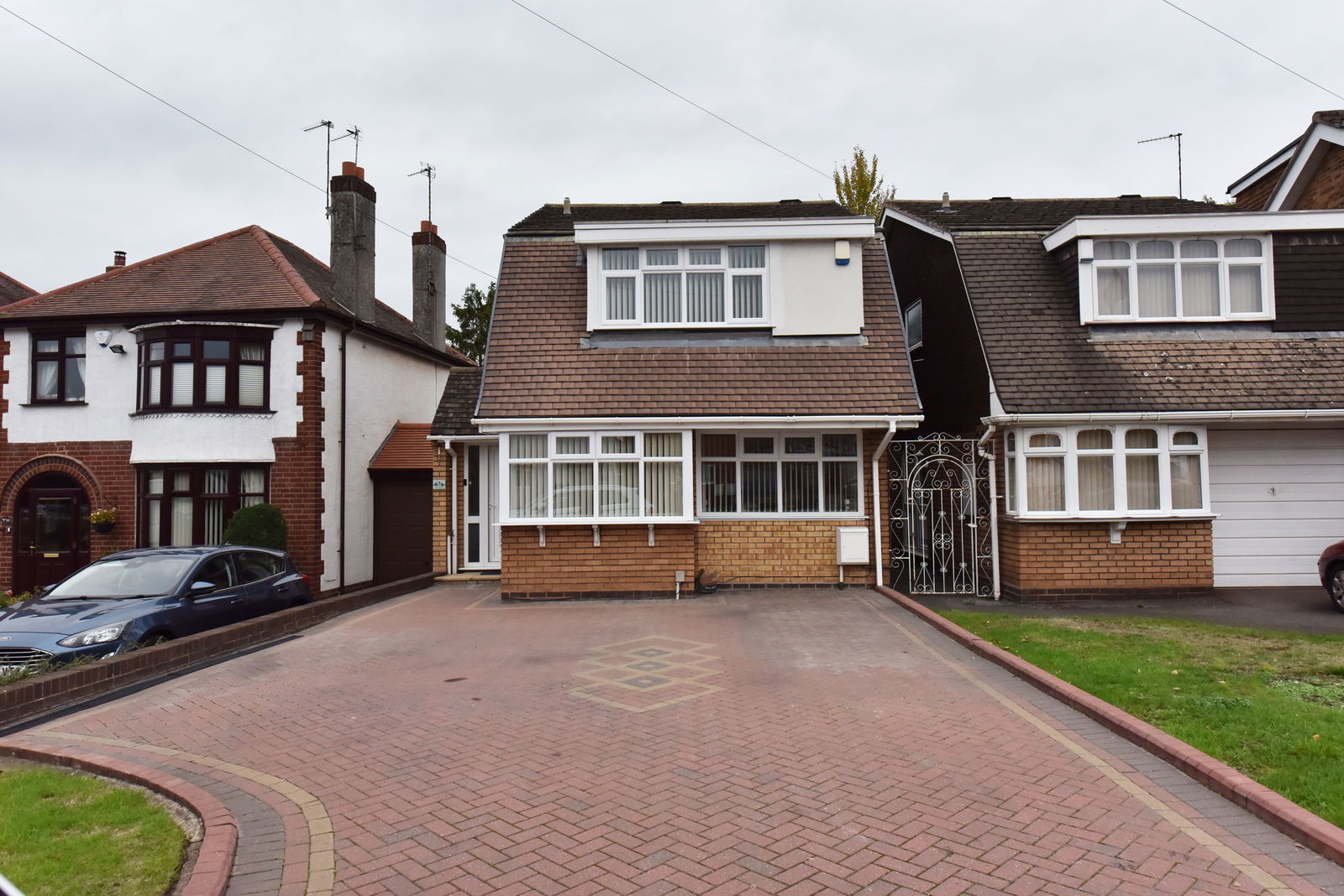 3 bedroom Detached house For Sale