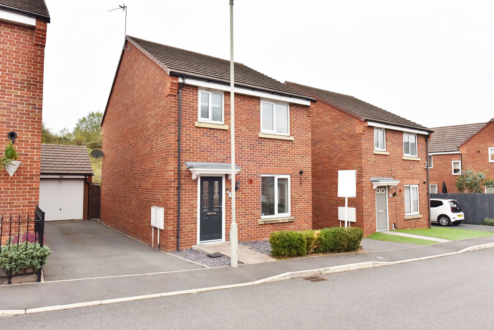 3 bedroom Detached house Under Offer