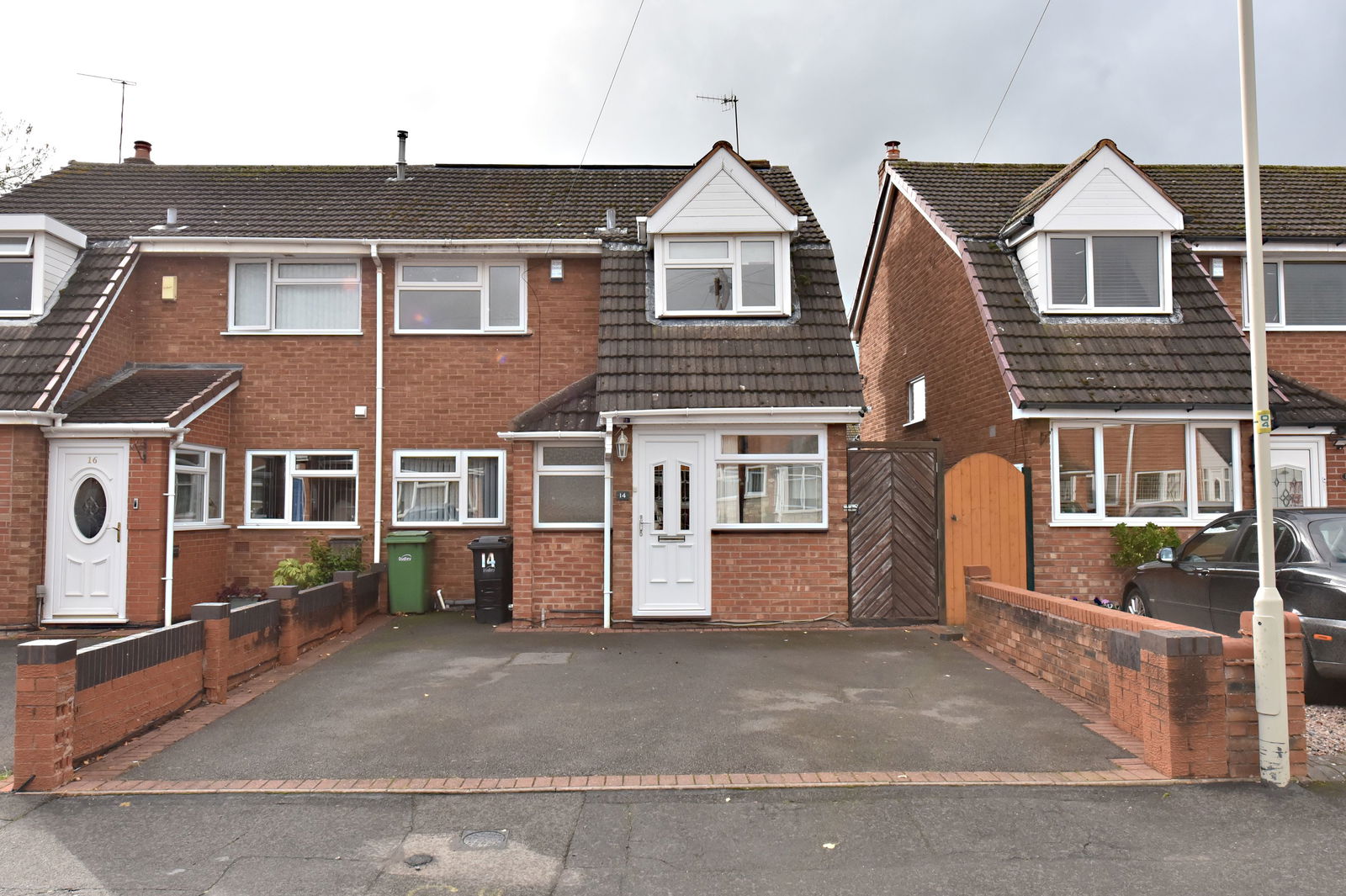 4 bedroom Semi-detached house Under Offer
