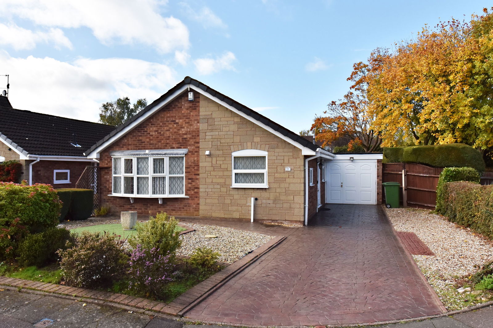 2 bedroom Detached bungalow For Sale