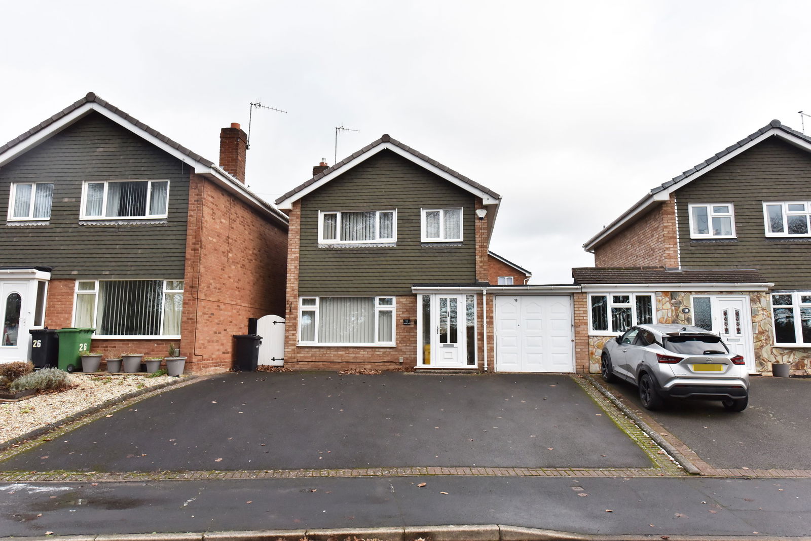 3 bedroom Link detached house Under Offer
