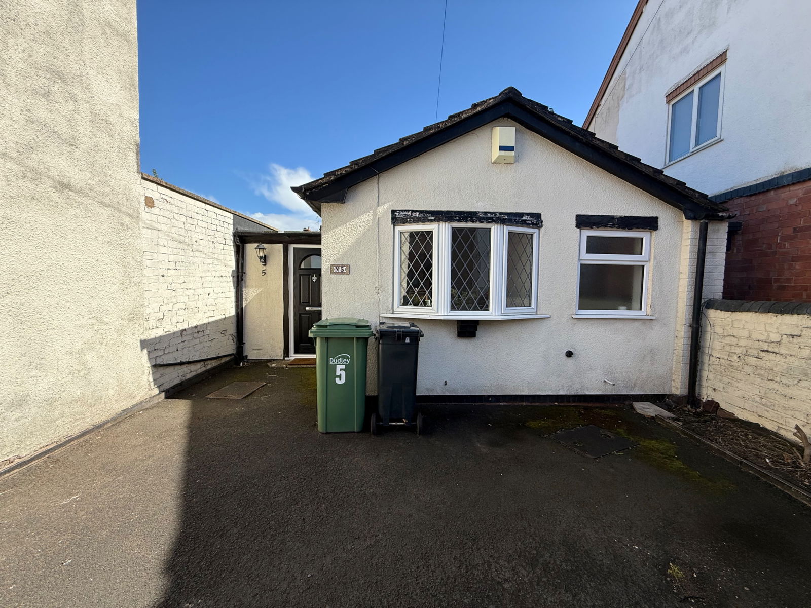 1 bedroom Detached bungalow Under Offer