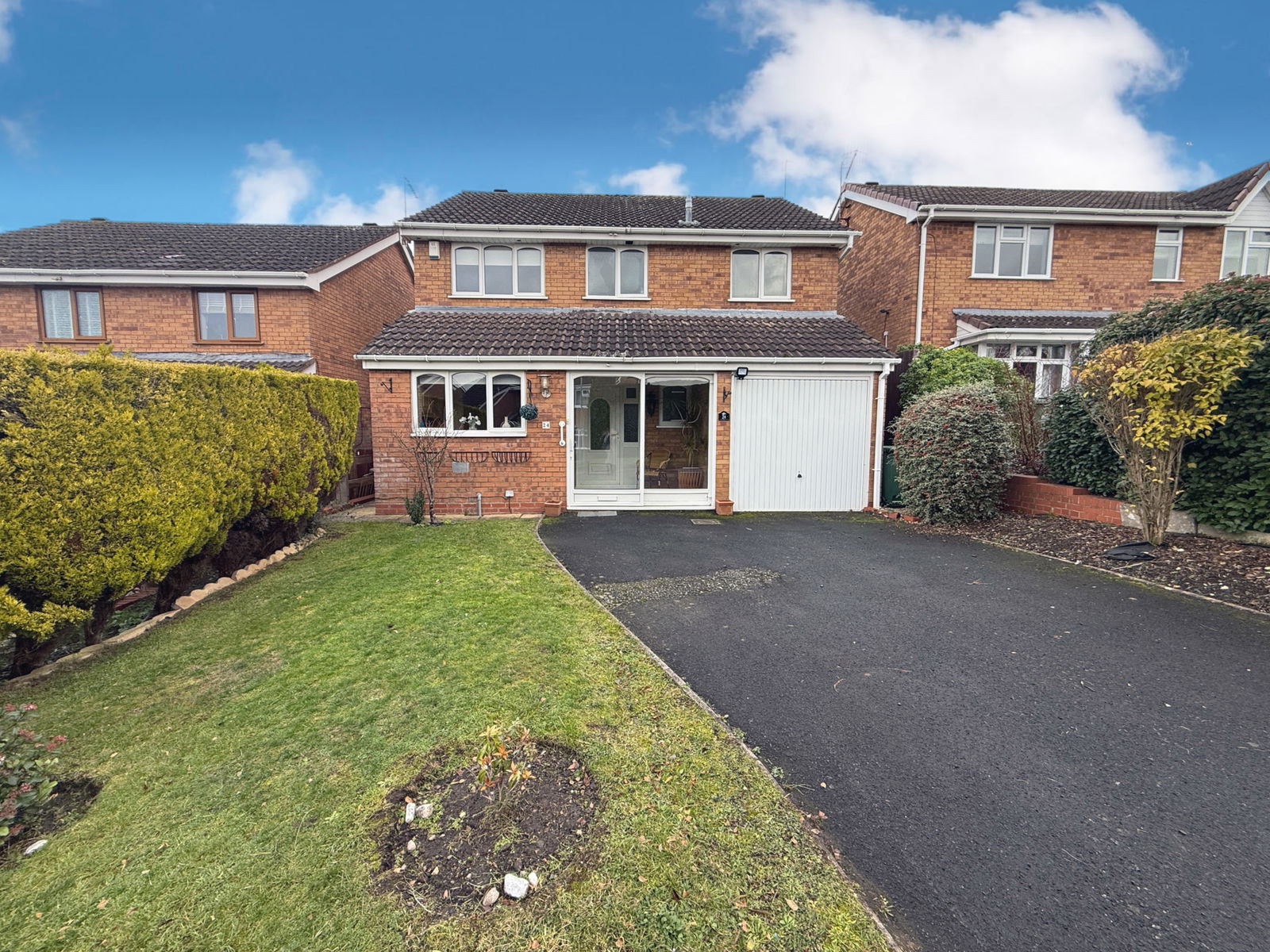 4 bedroom Detached house Under Offer