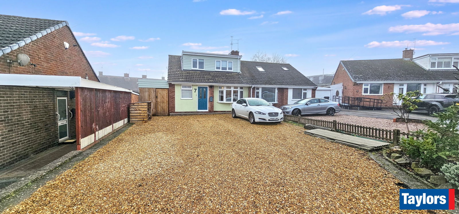 3 bedroom Semi-detached house For Sale