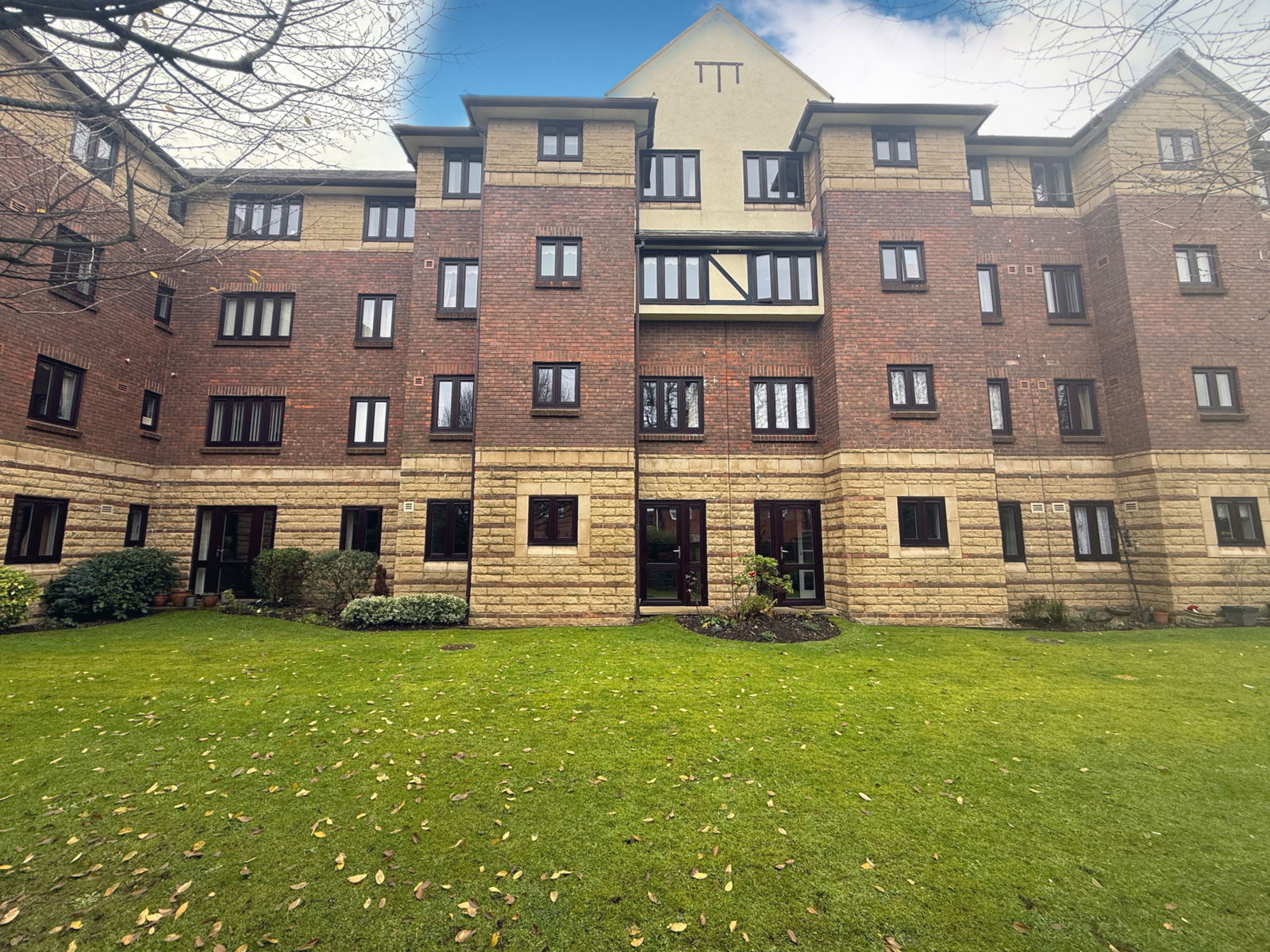 1 bedroom  For Sale
