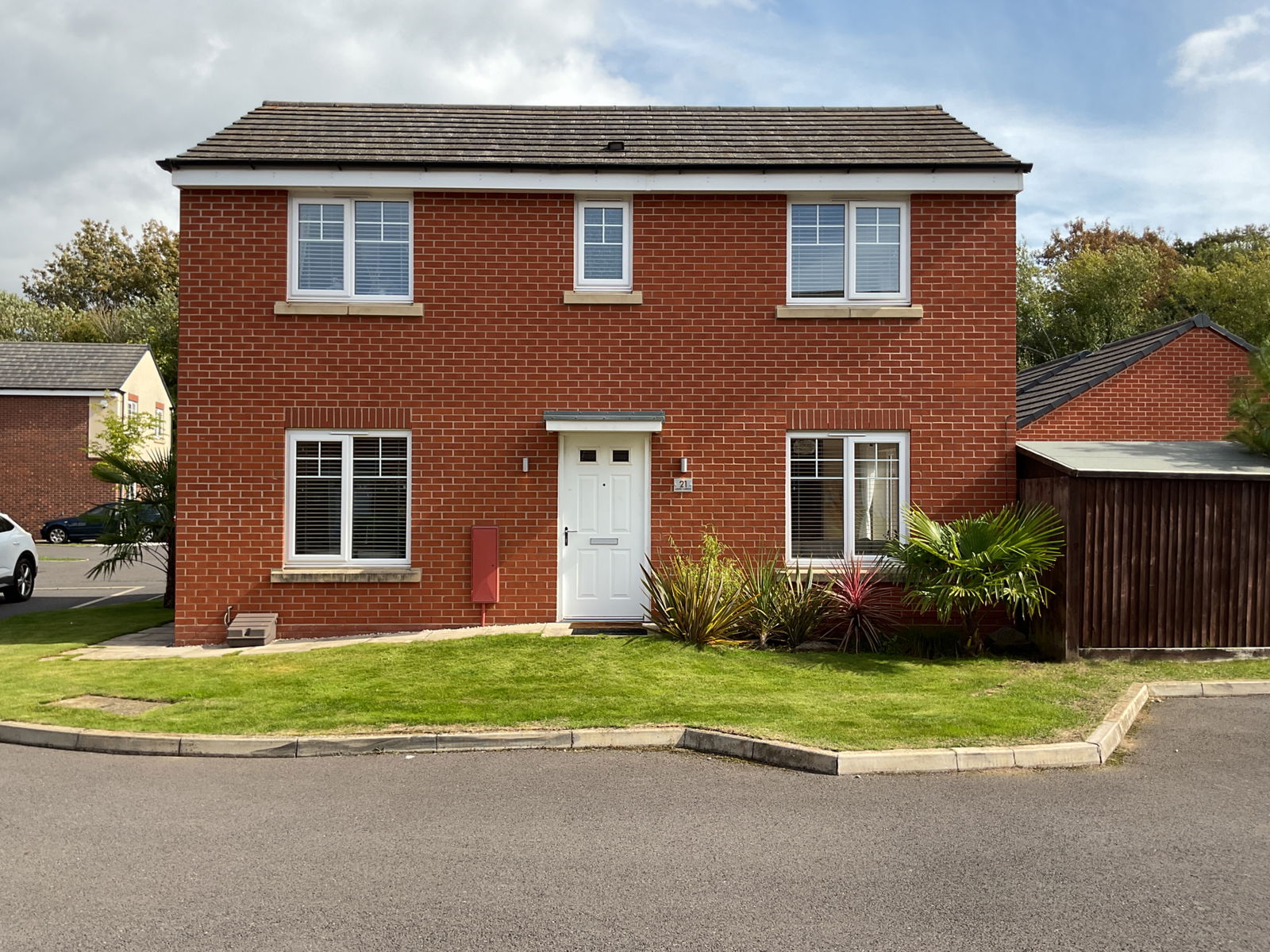 3 bedroom Detached house Under Offer