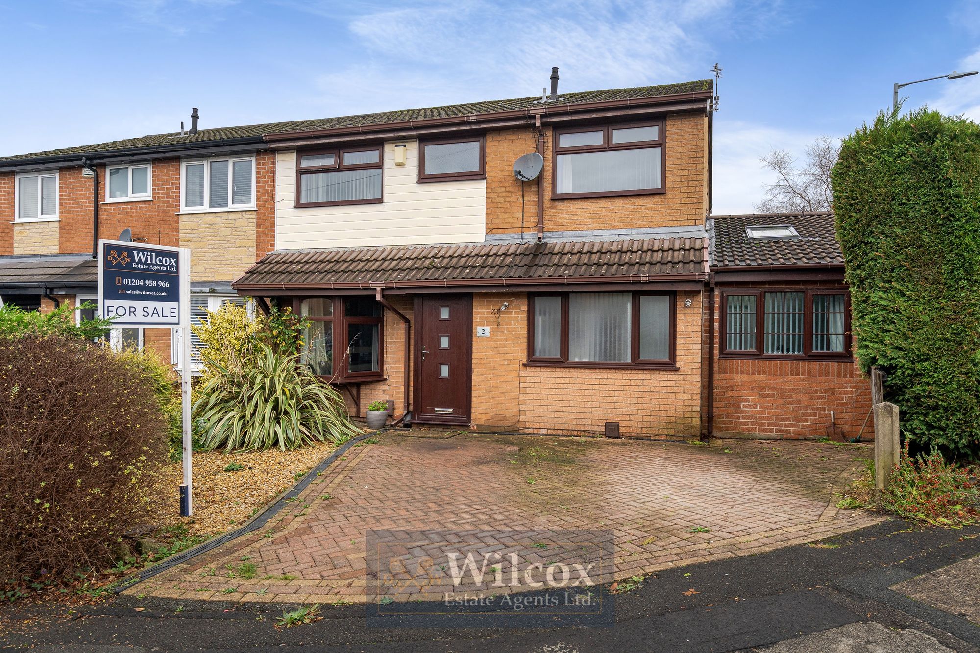 5 bedroom Semi-detached house Under Offer