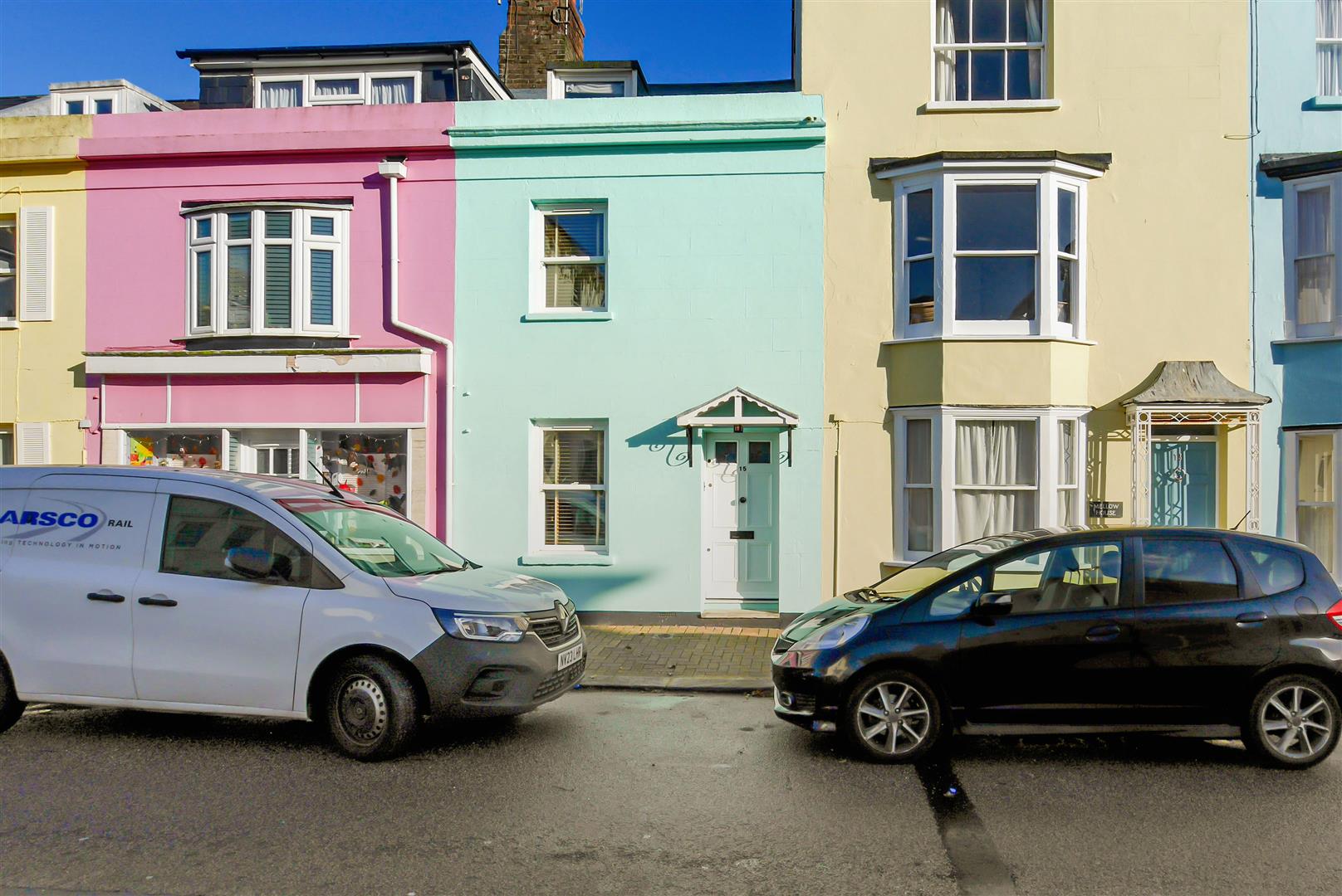3 bedroom Town house For Sale