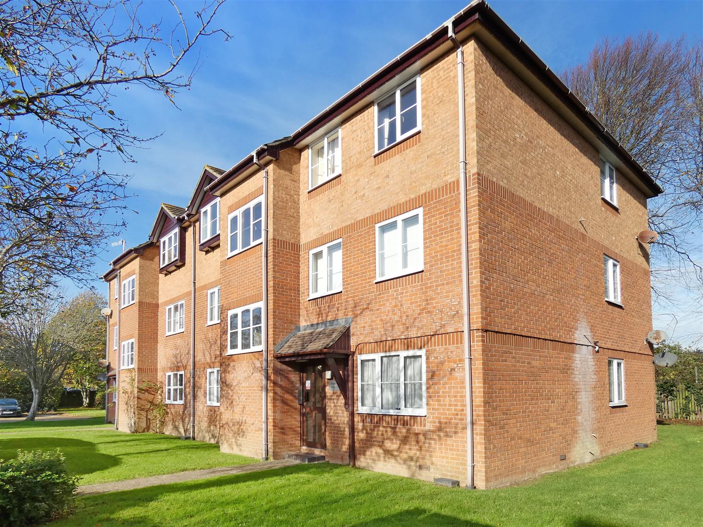 1 bedroom Apartment For Sale