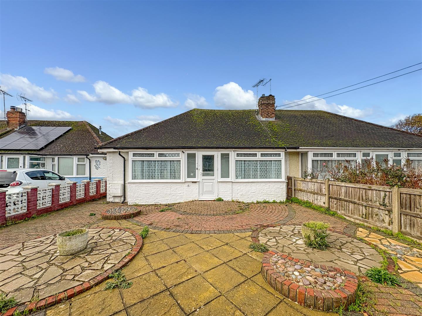 2 bedroom Detached bungalow For Sale