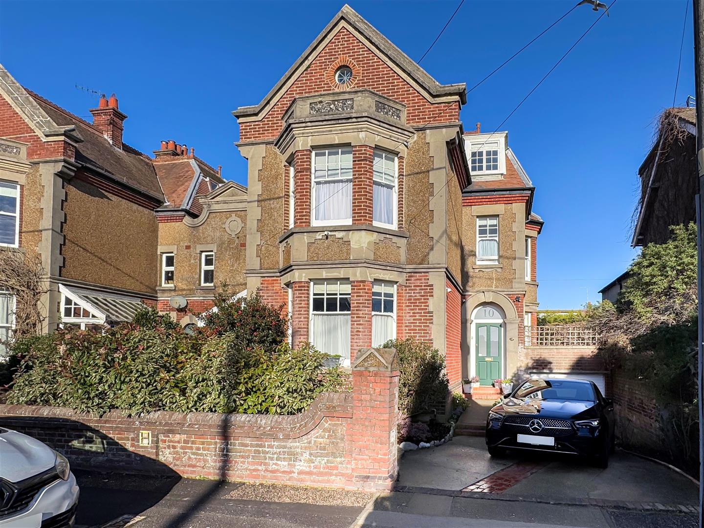 6 bedroom Detached house For Sale
