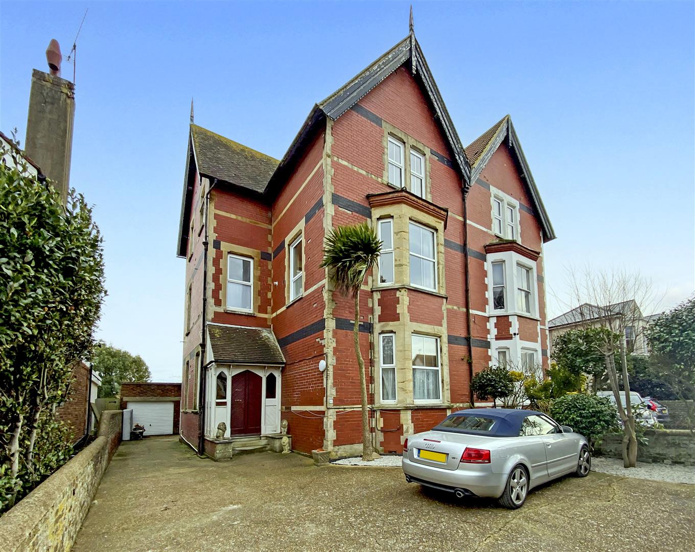 2 bedroom Apartment For Sale