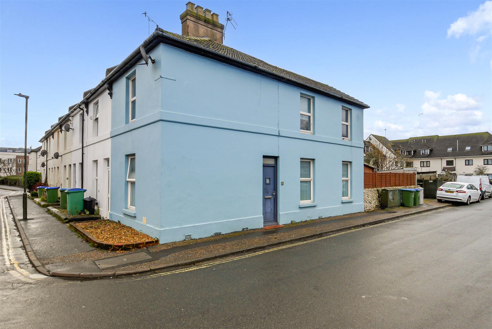 2 bedroom Cottage For Sale