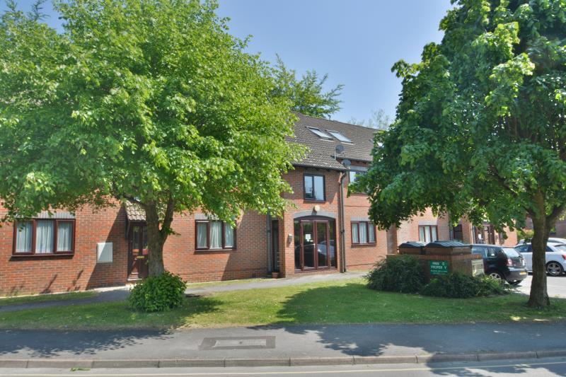 2 bedroom Flat To Let