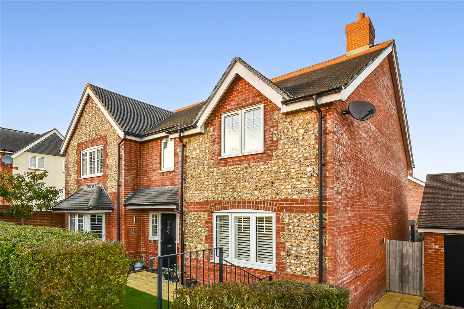 5 bedroom Detached house Under Offer