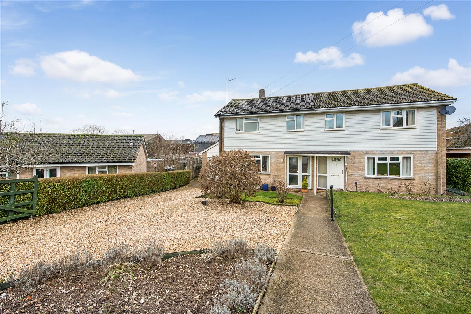 3 bedroom Semi-detached house For Sale
