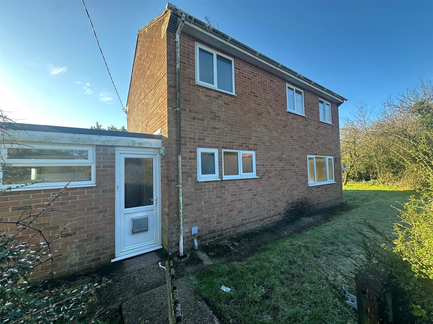 3 bedroom Detached house To Let