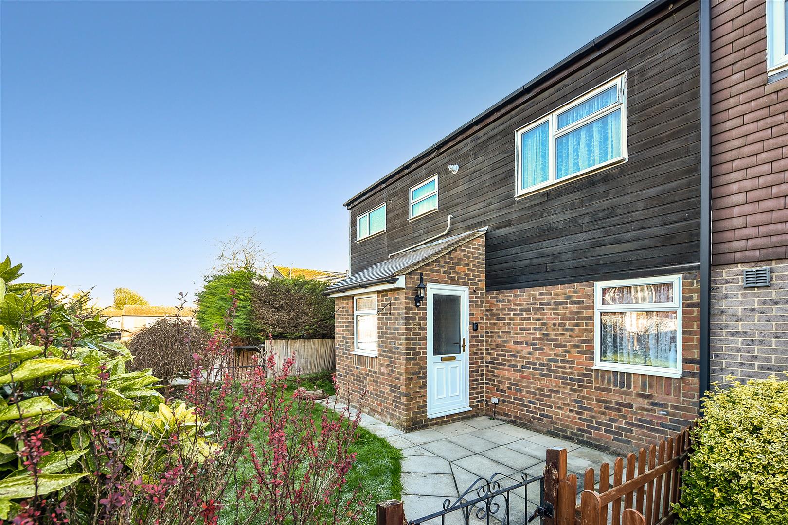 3 bedroom End of terrace house Under Offer