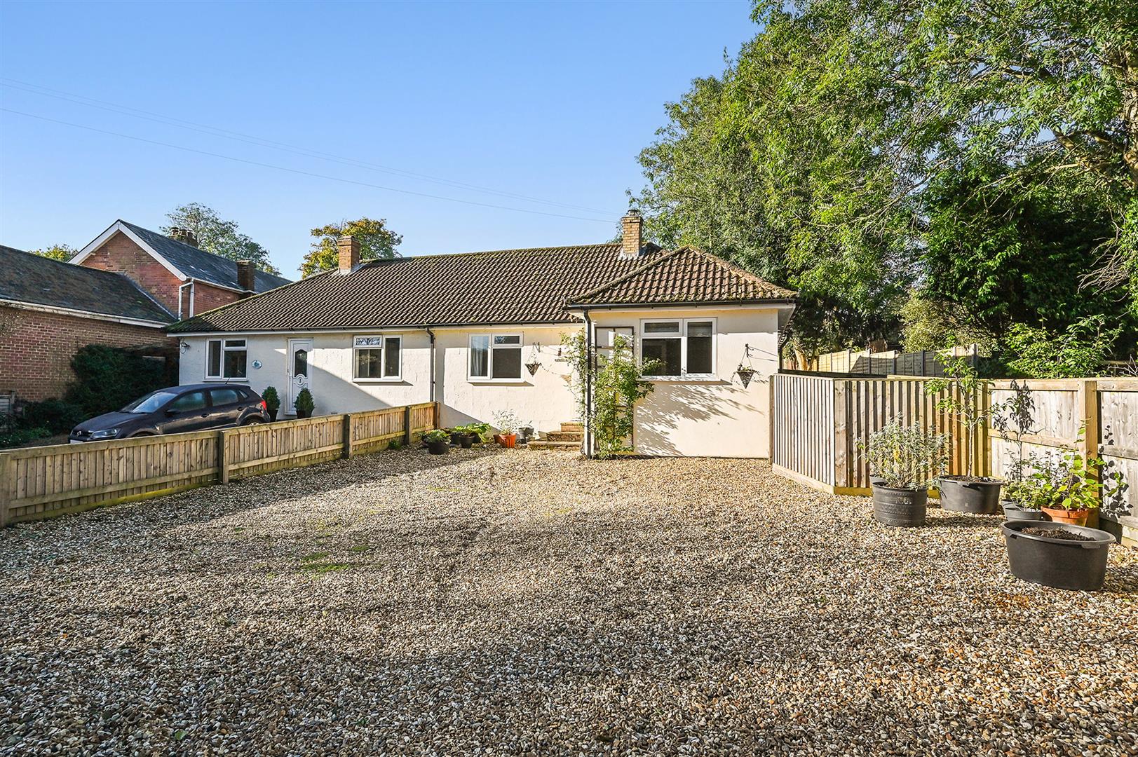 2 bedroom Detached bungalow Under Offer