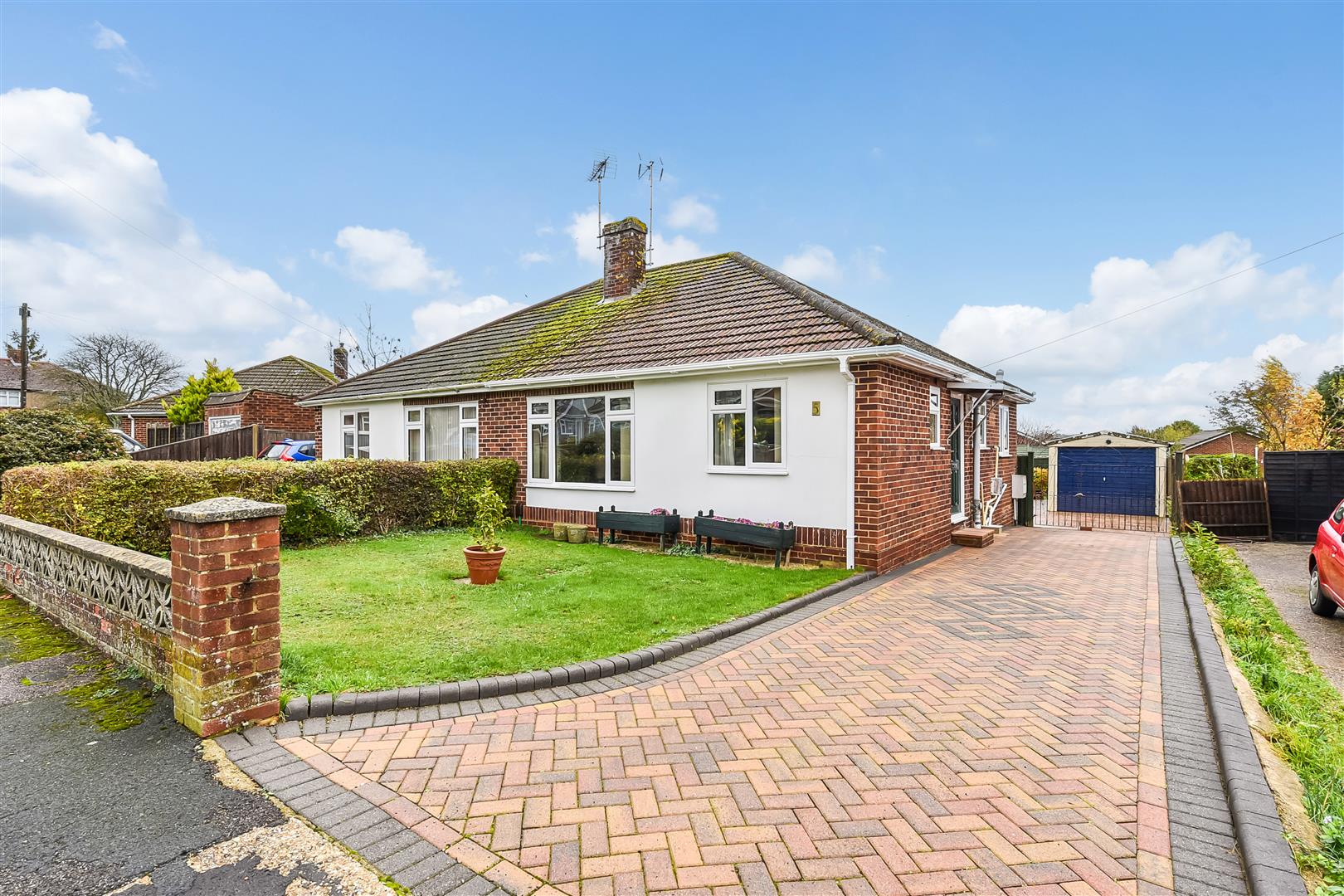 2 bedroom Detached bungalow Under Offer