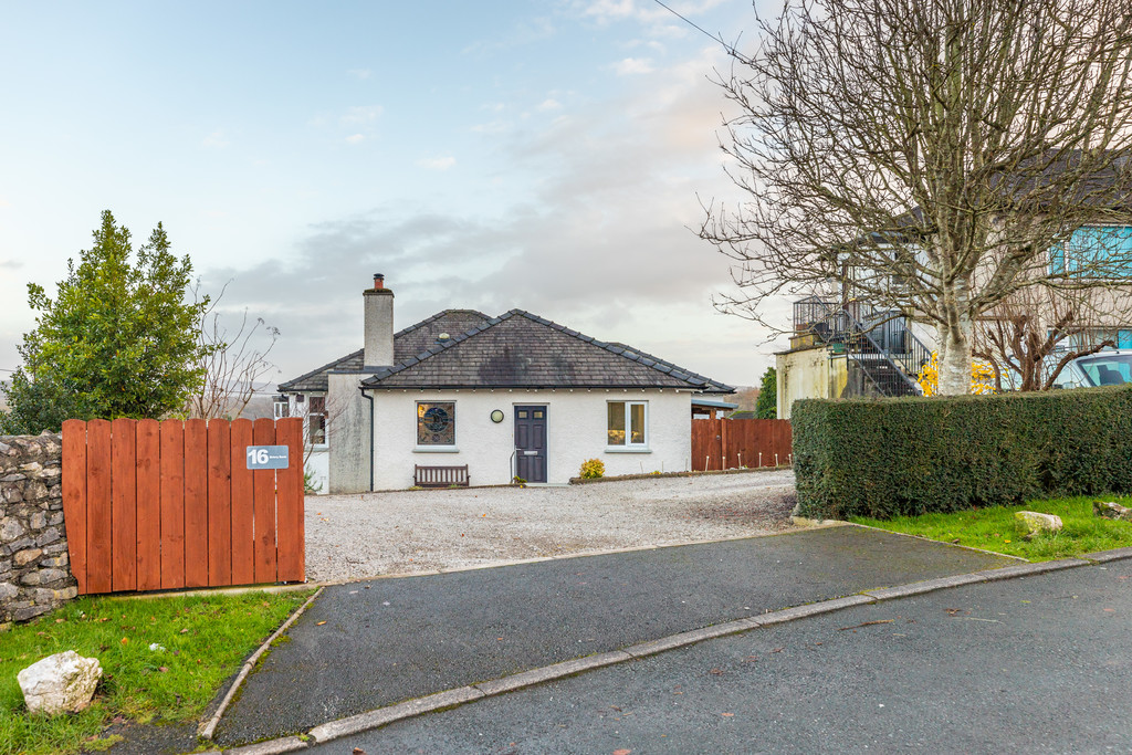 3 bedroom Link detached house For Sale