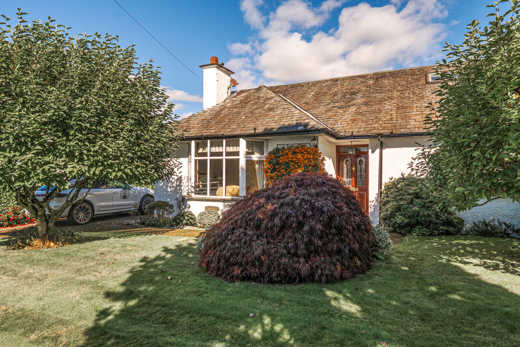 4 bedroom Detached bungalow For Sale