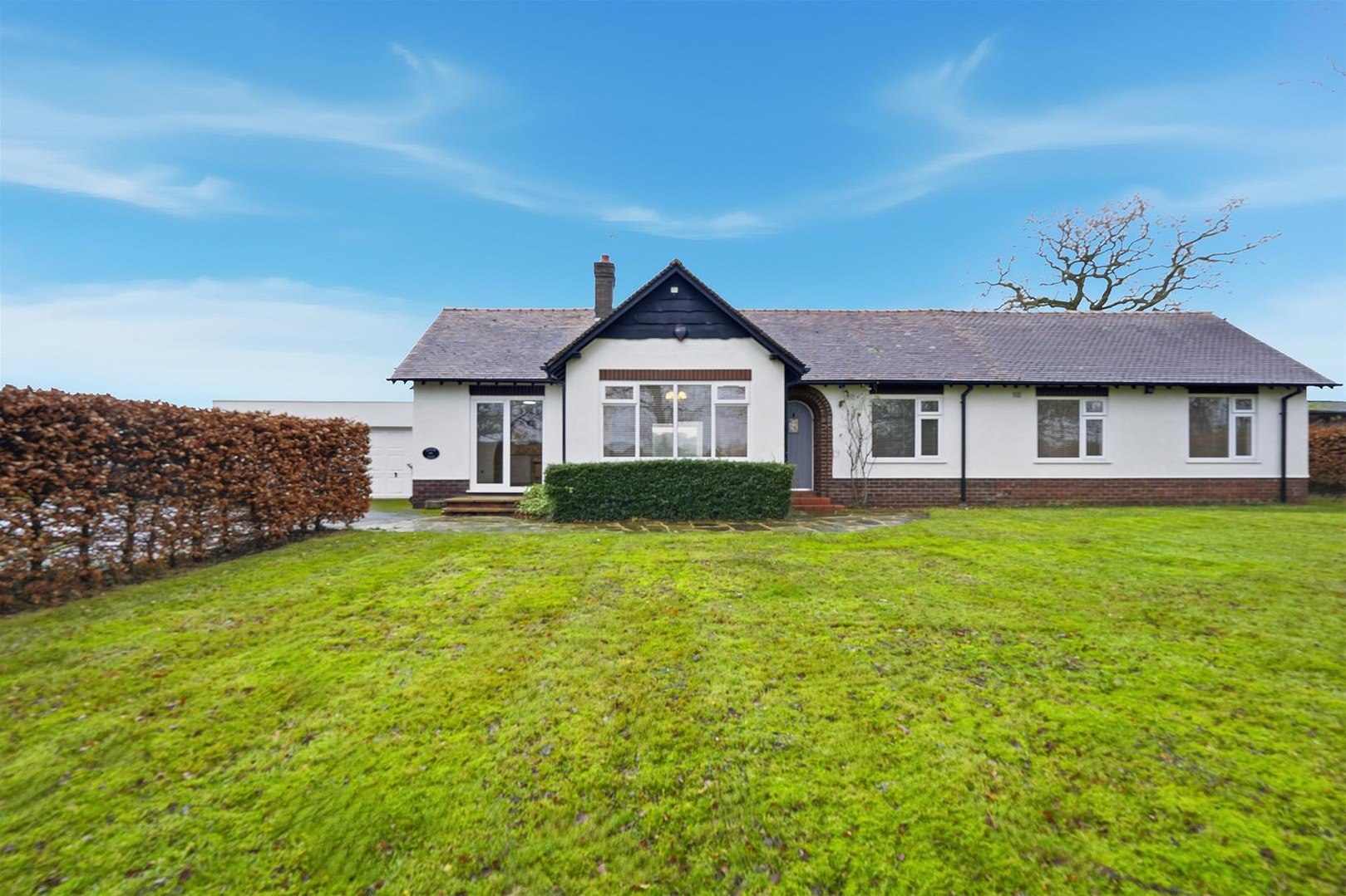 3 bedroom Detached bungalow Let