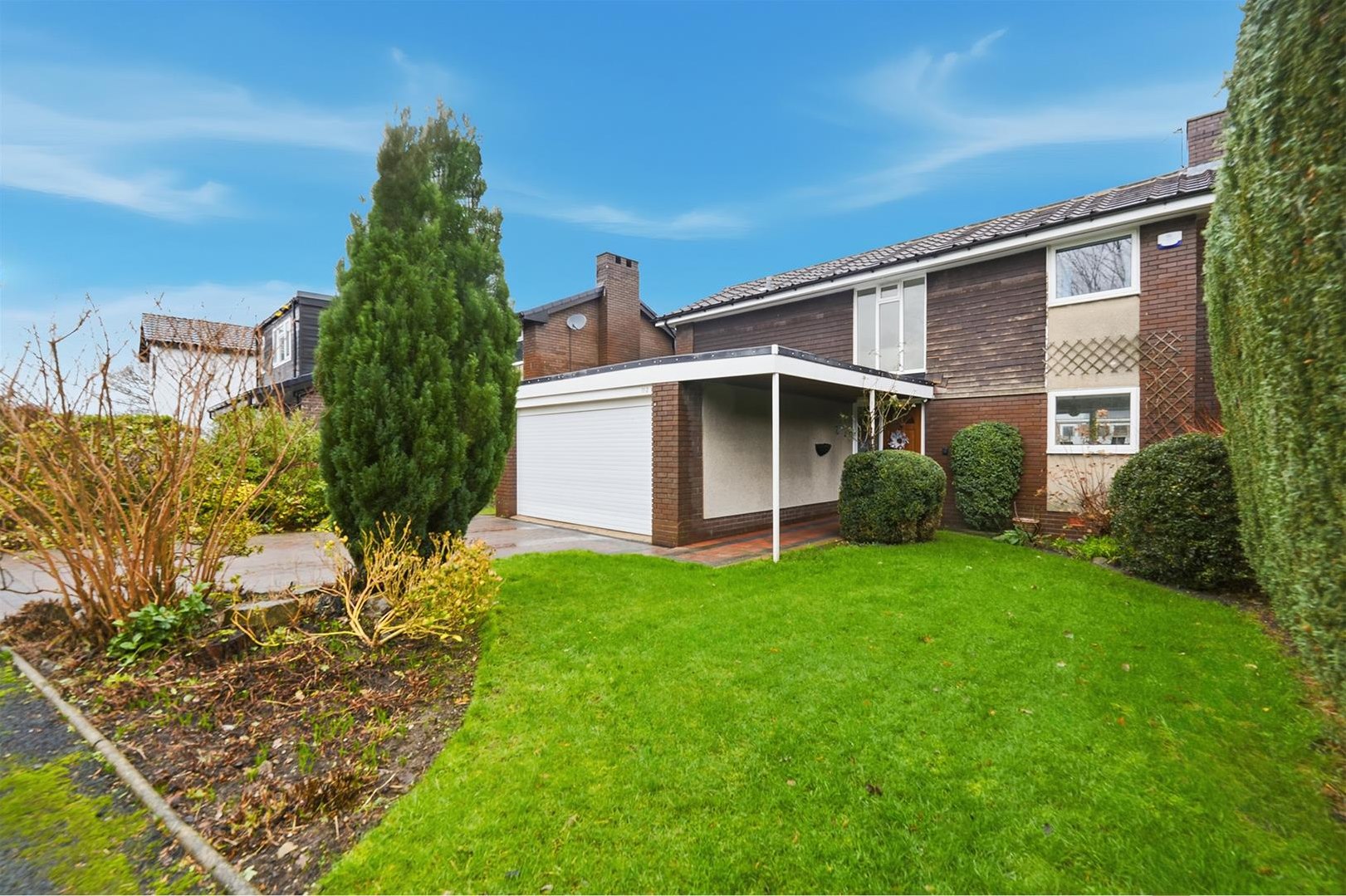4 bedroom Detached house Under Offer