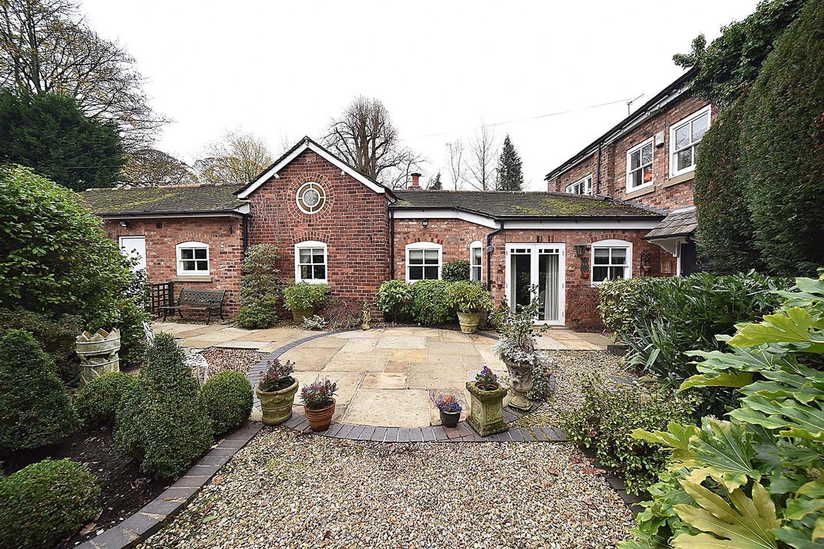2 bedroom Cottage To Let