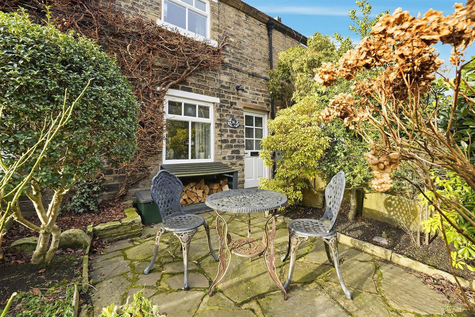 2 bedroom Cottage Under Offer
