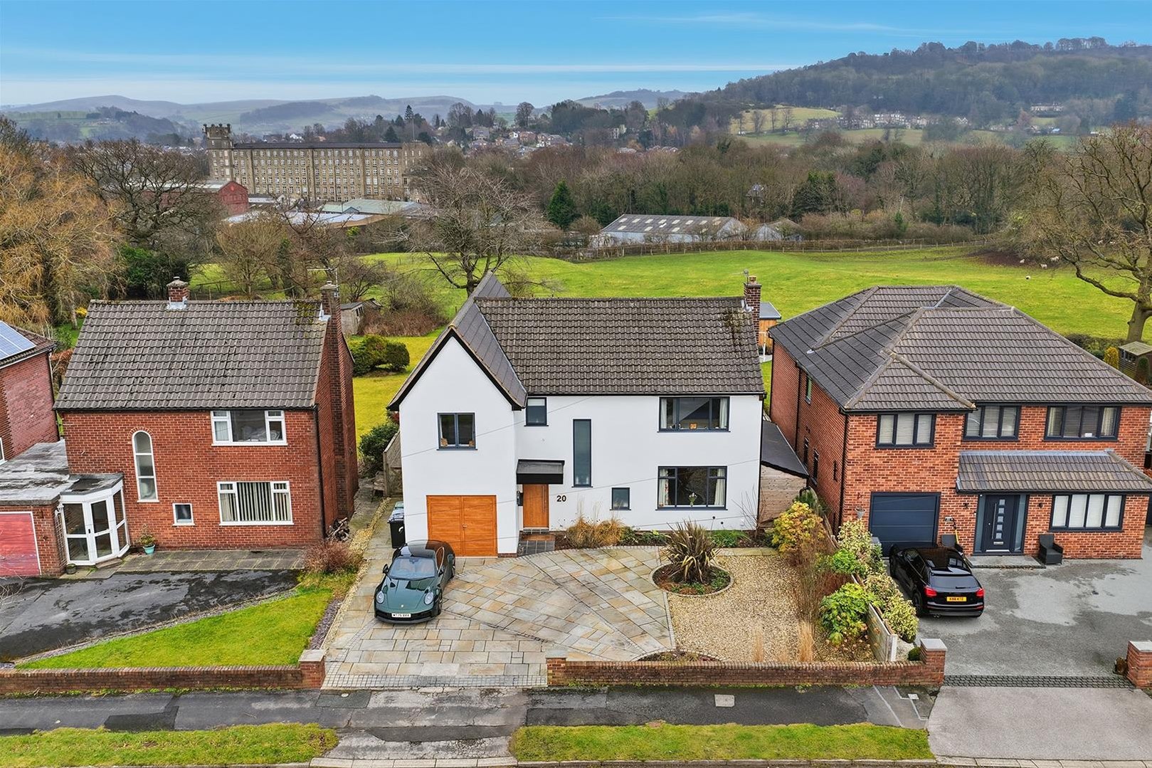 4 bedroom Detached house Under Offer