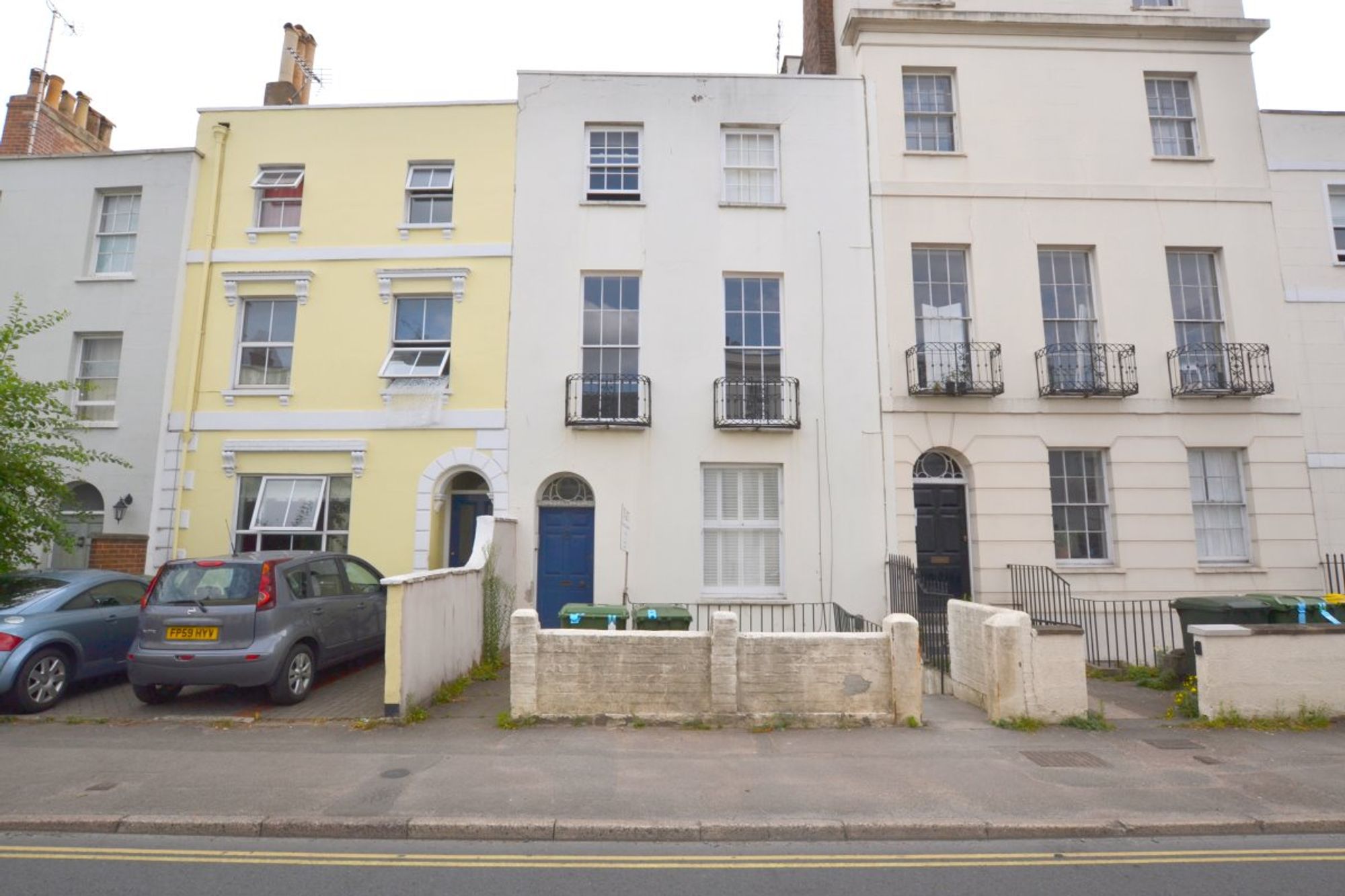 1 bedroom Flat To Let