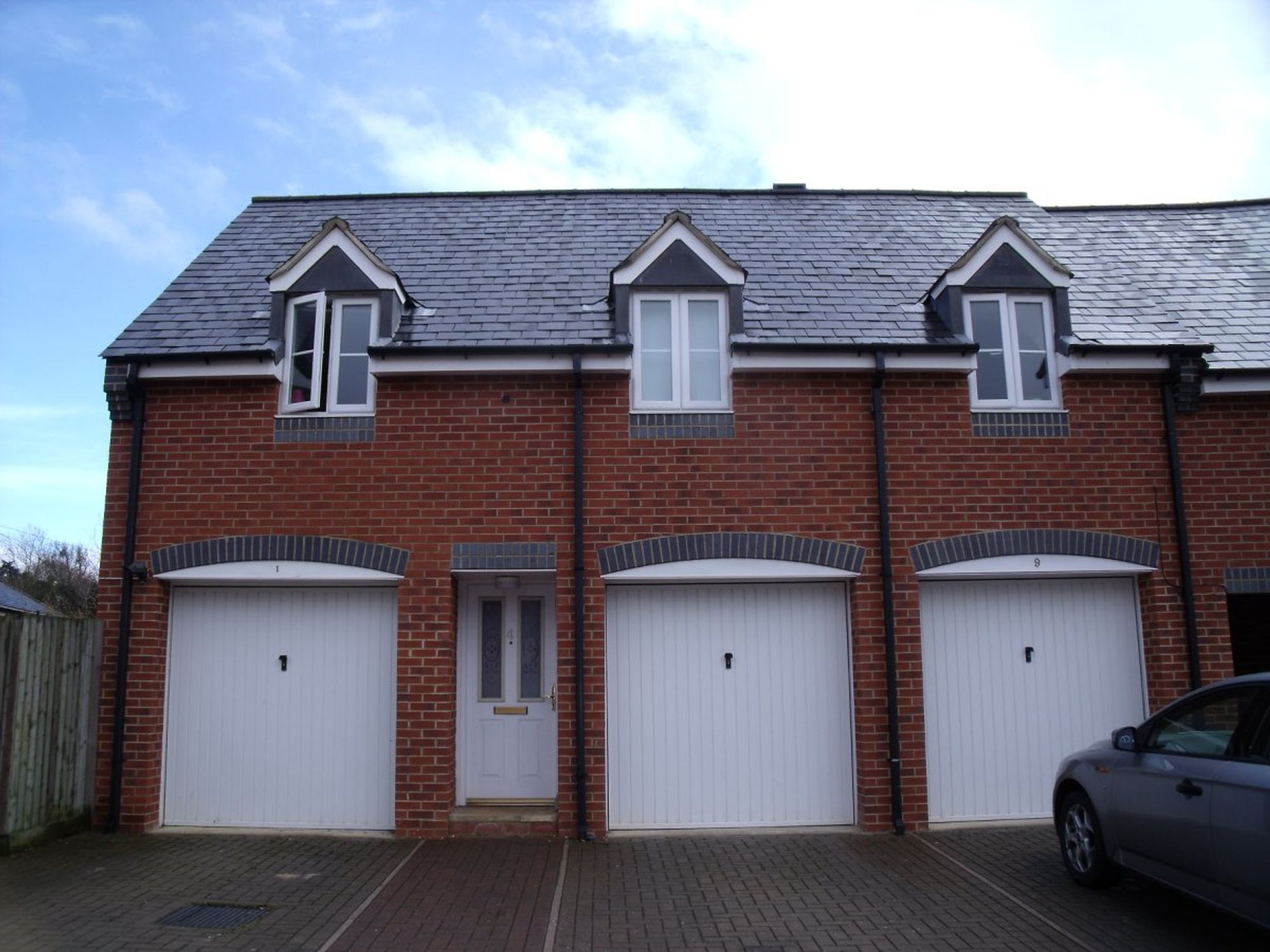 2 bedroom Coach House To Let