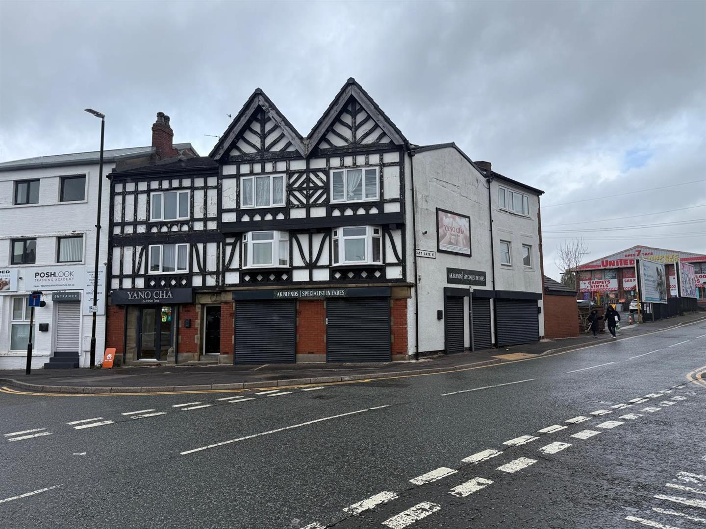 6 bedroom Property For Sale