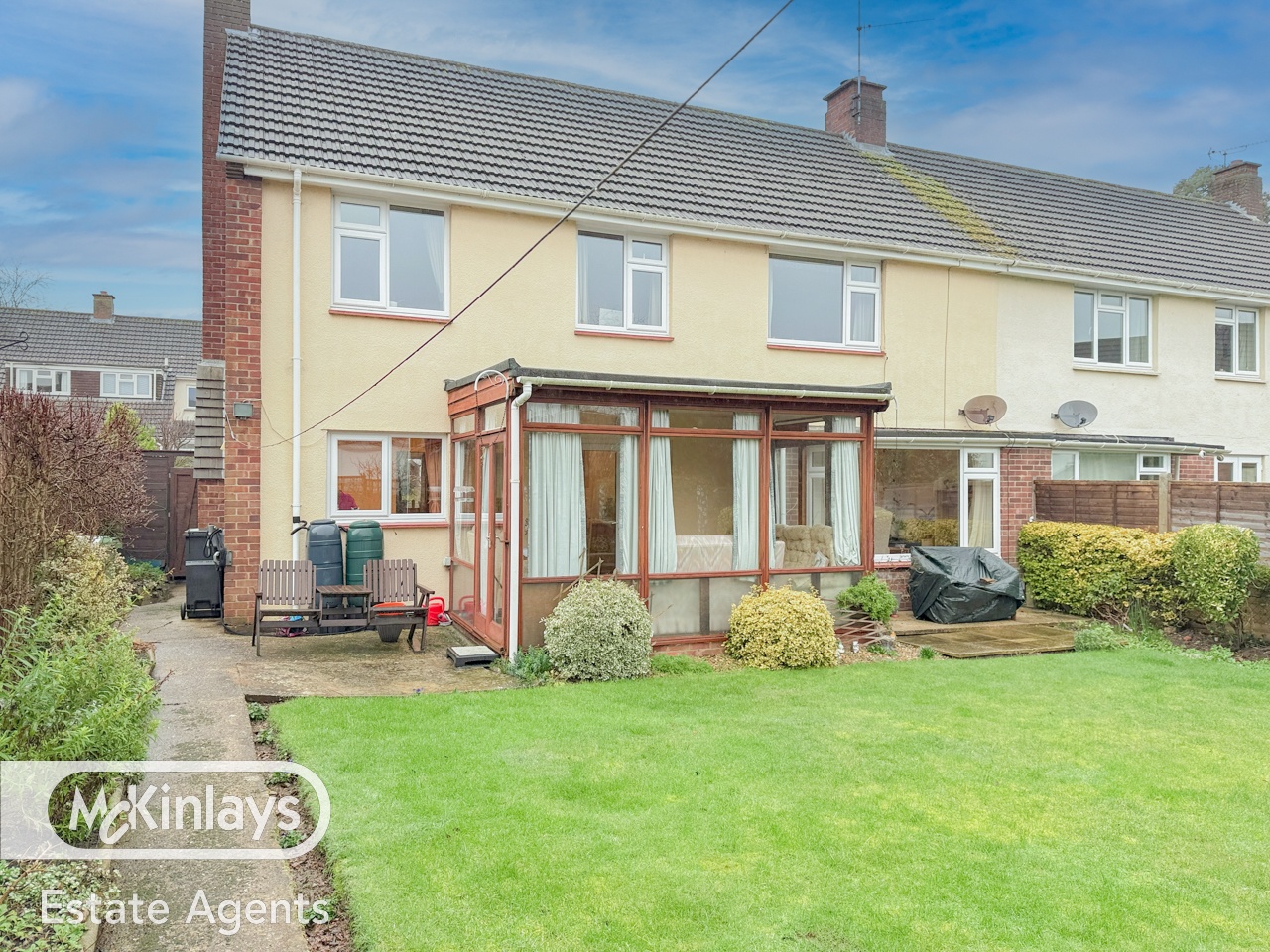 4 bedroom Semi-detached house Under Offer