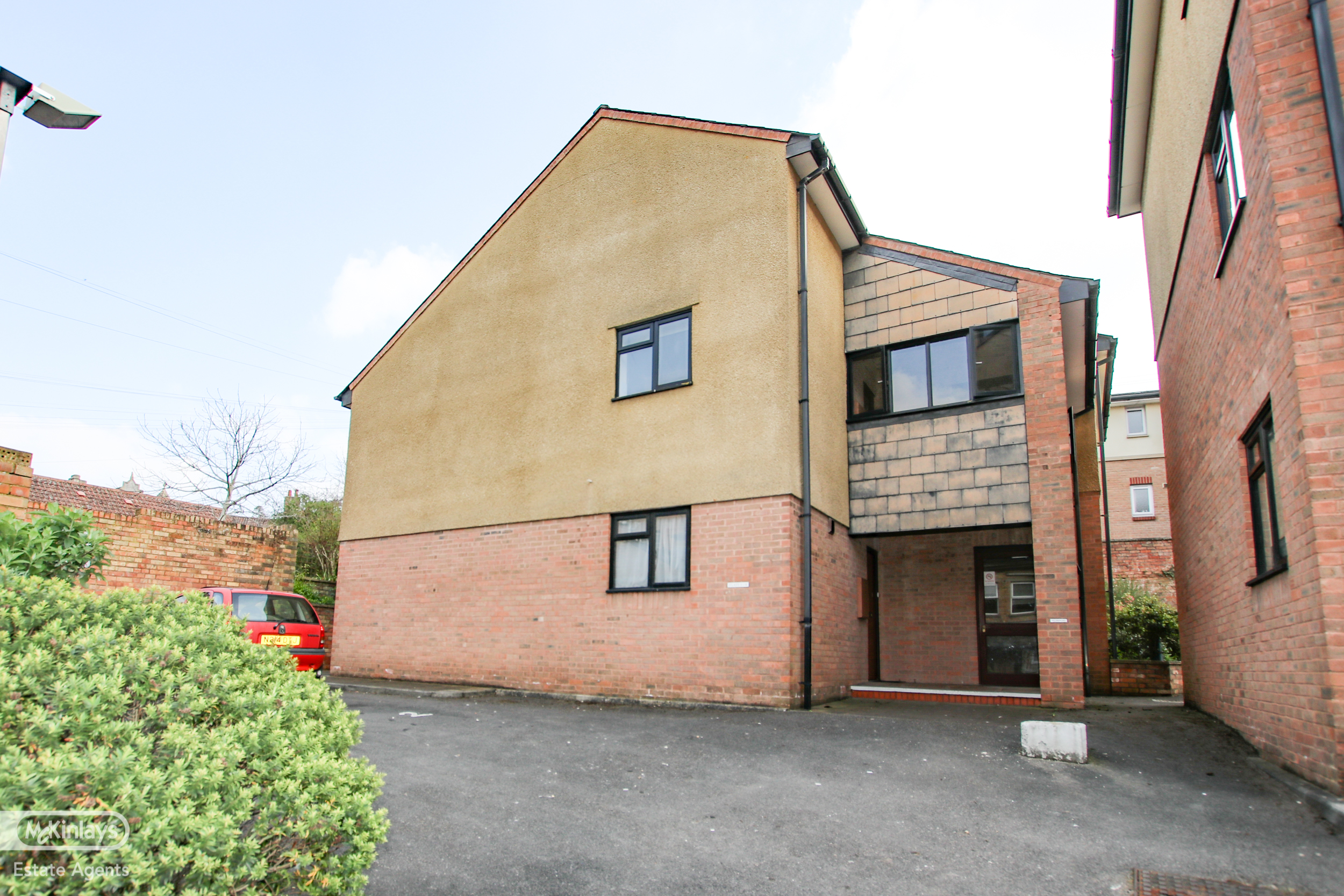 1 bedroom Flat Let