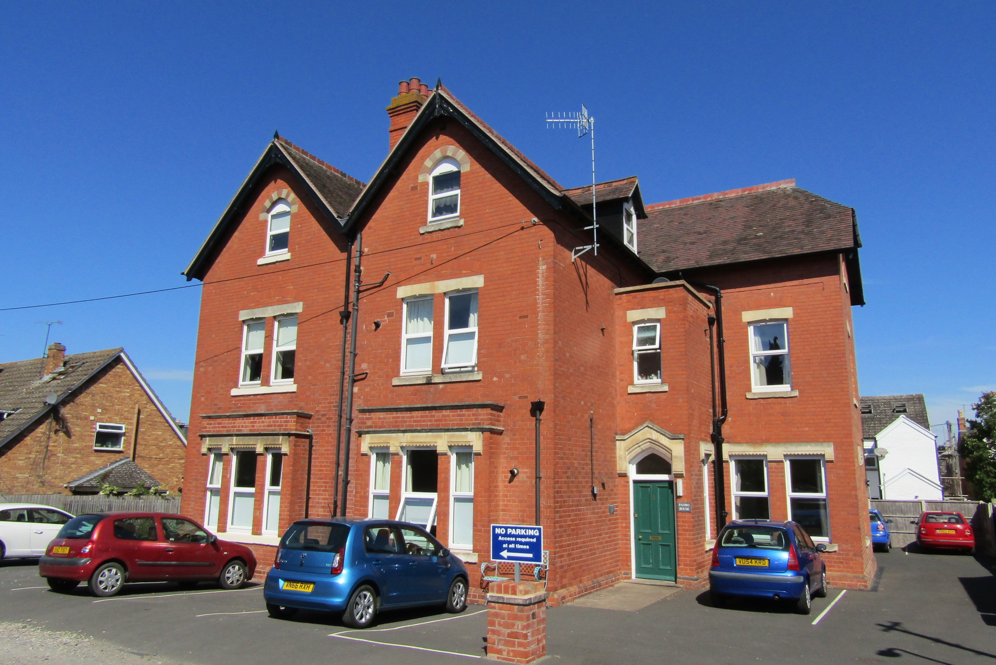 1 bedroom Studio flat To Let