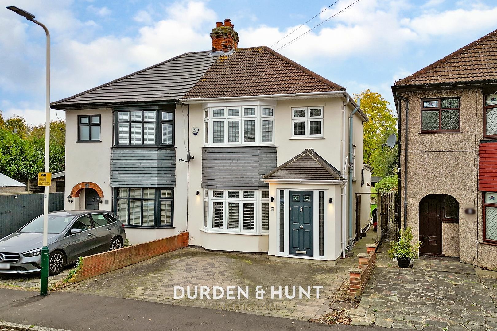 3 bedroom Semi-detached house Sold