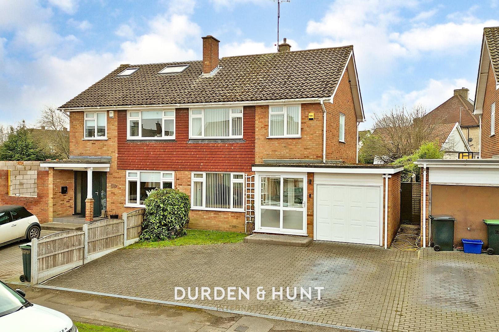 3 bedroom Semi-detached house Sold