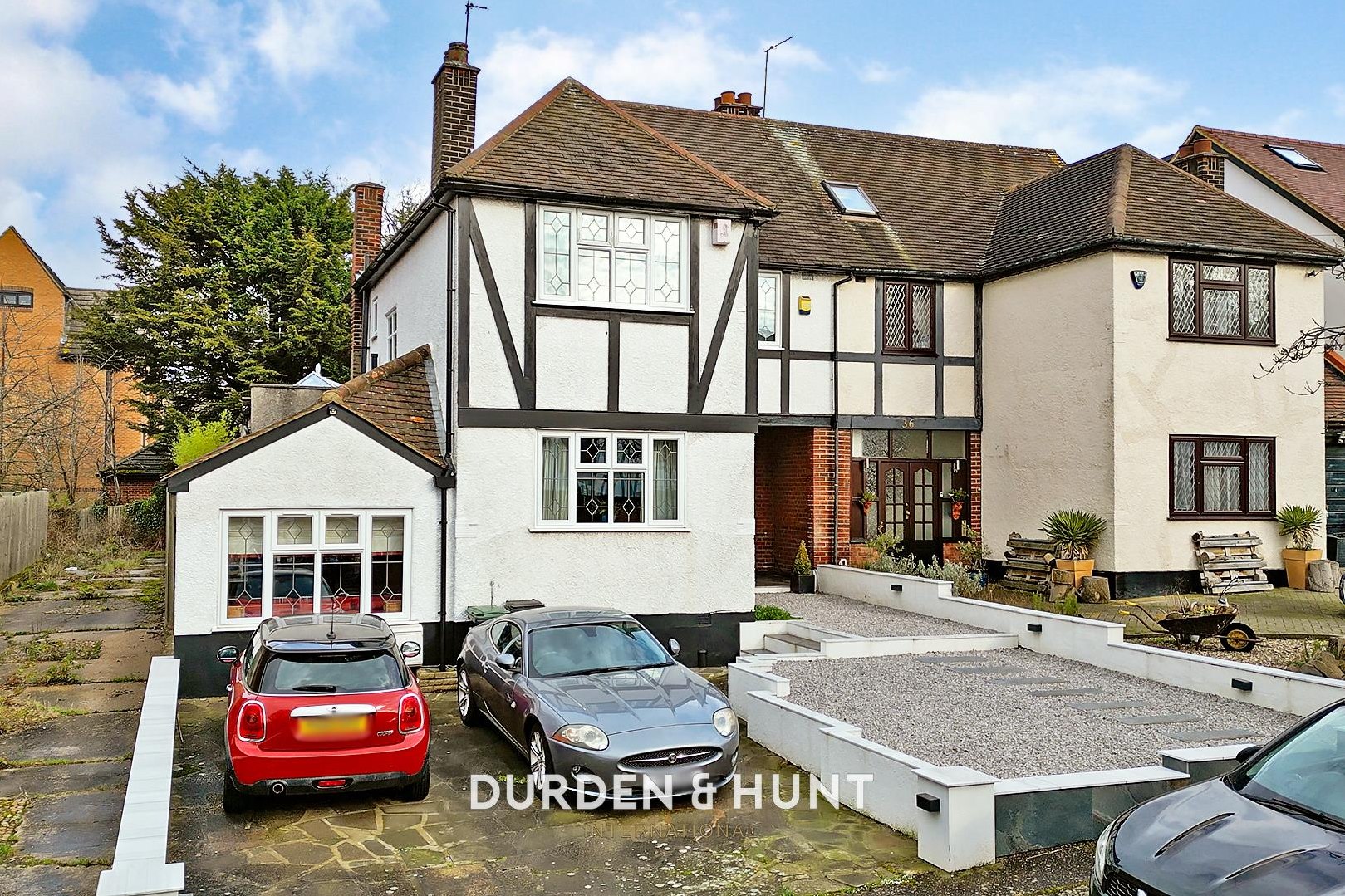 3 bedroom Semi-detached house Sold