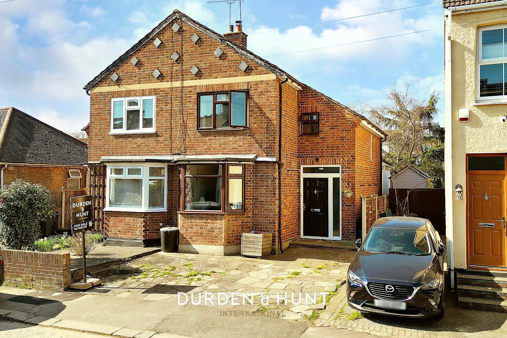 2 bedroom Semi-detached house Sold