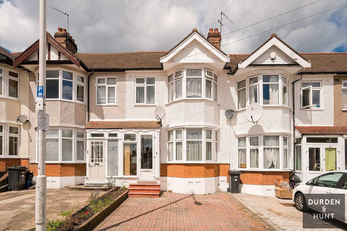 3 bedroom Studio flat Sold
