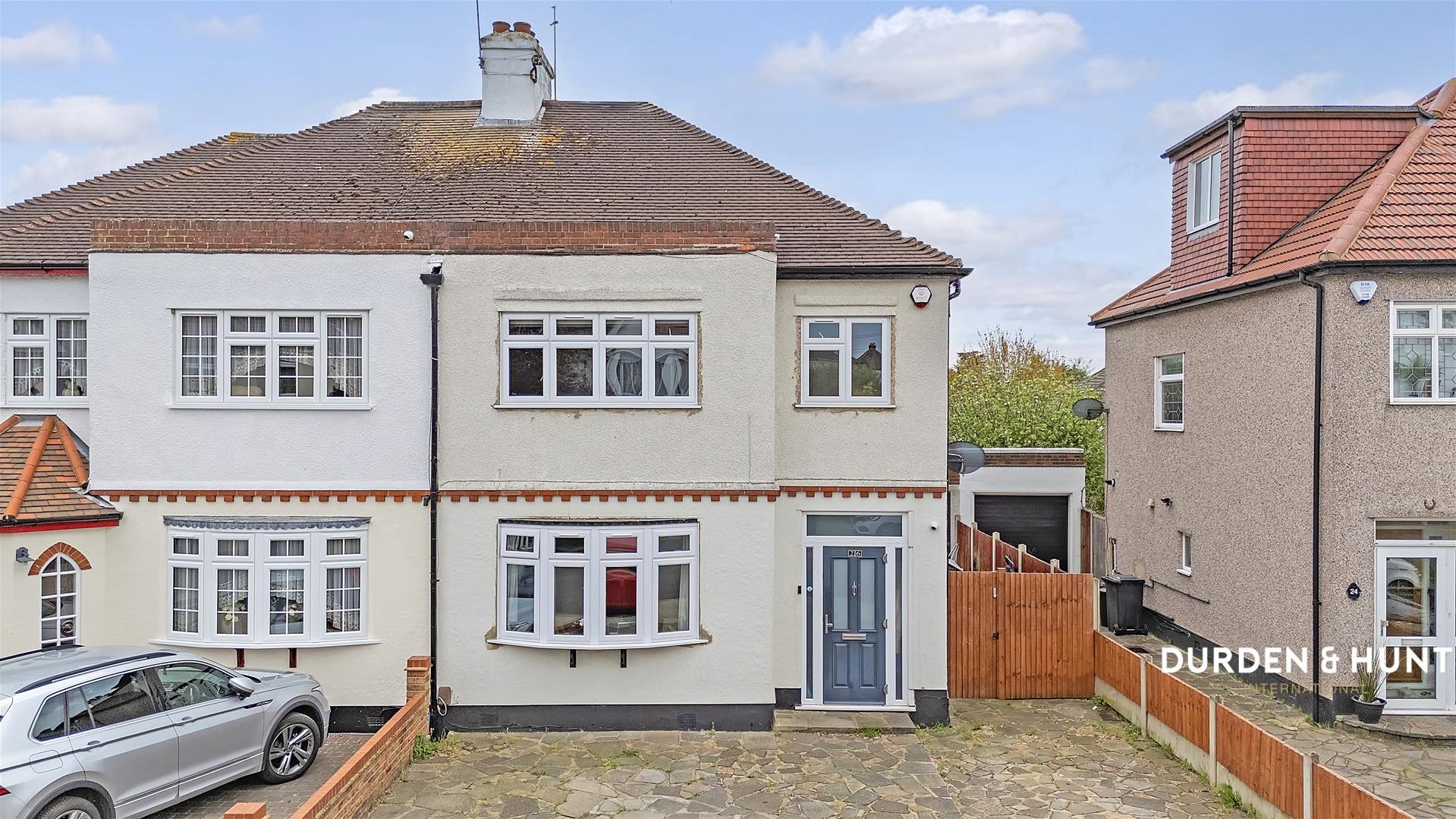 3 bedroom Semi-detached house Sold